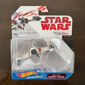 Mattel Hot Wheels Star Wars The Last Jedi Poe’s Ski Speeder